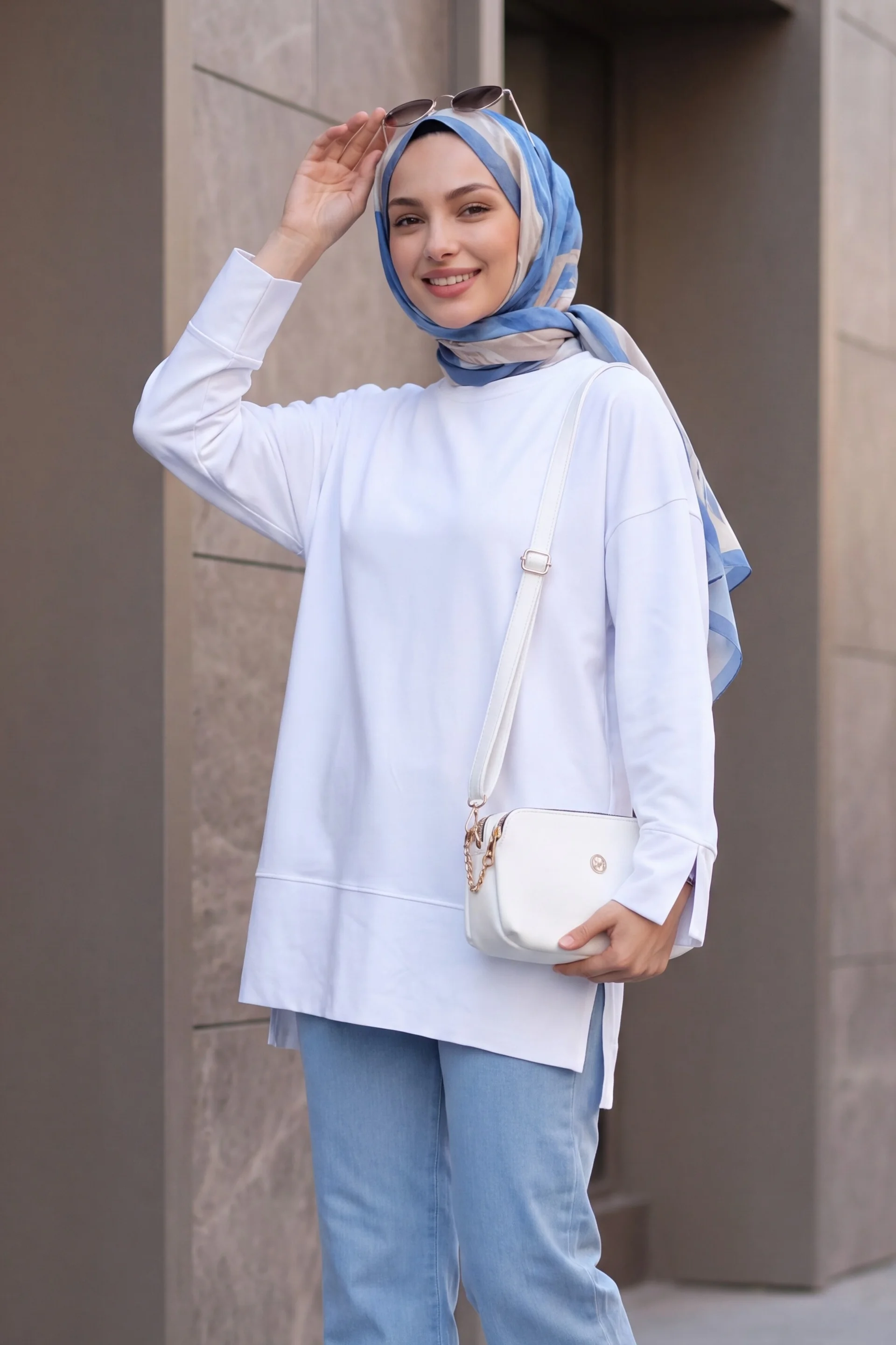 White Crew Neck Side Slit Oversize Knit Tunic - Podyumplus - by Peralane