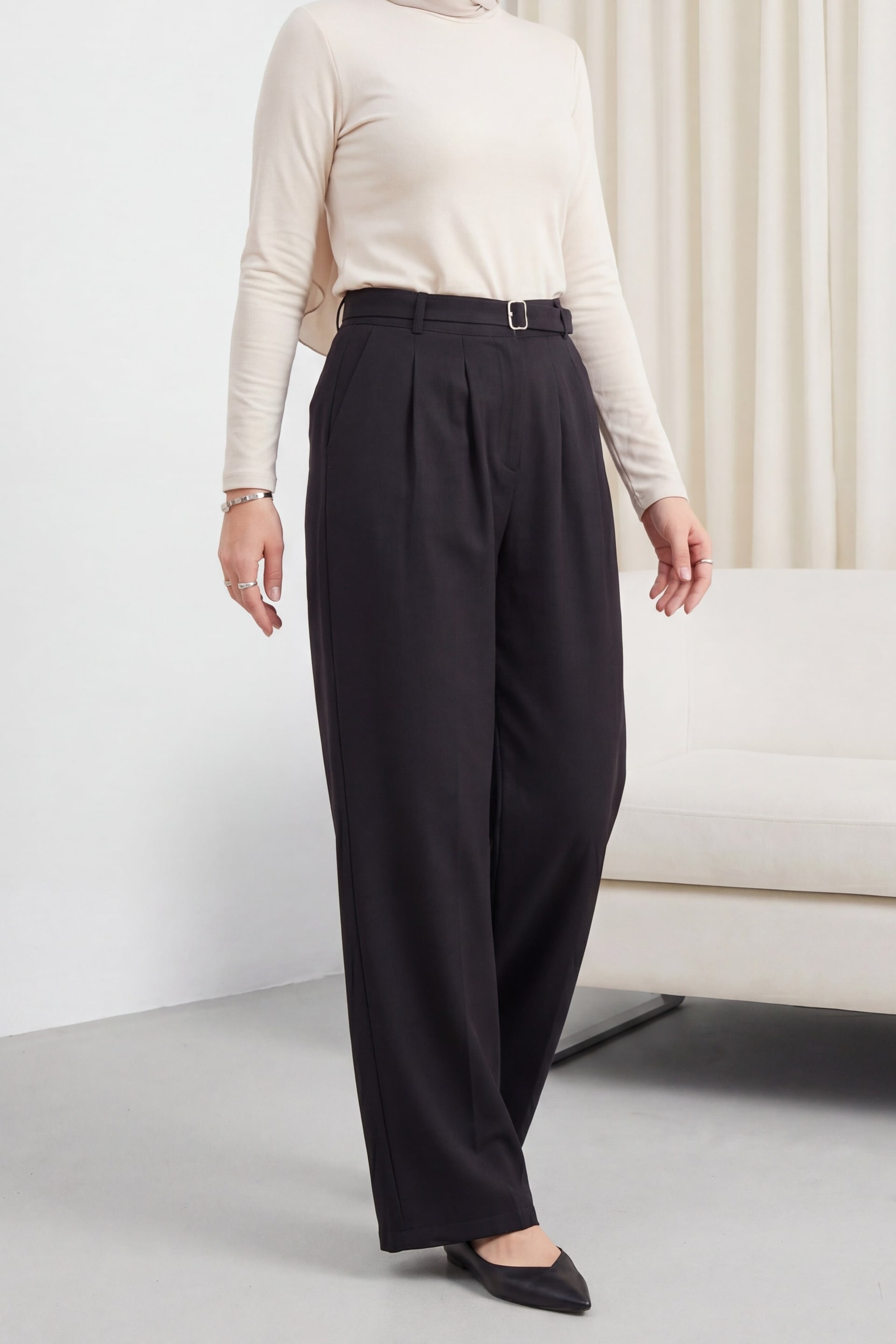Black High-Waist Wide-Leg Trousers with Fabric Belt - Podyumplus - by Peralane