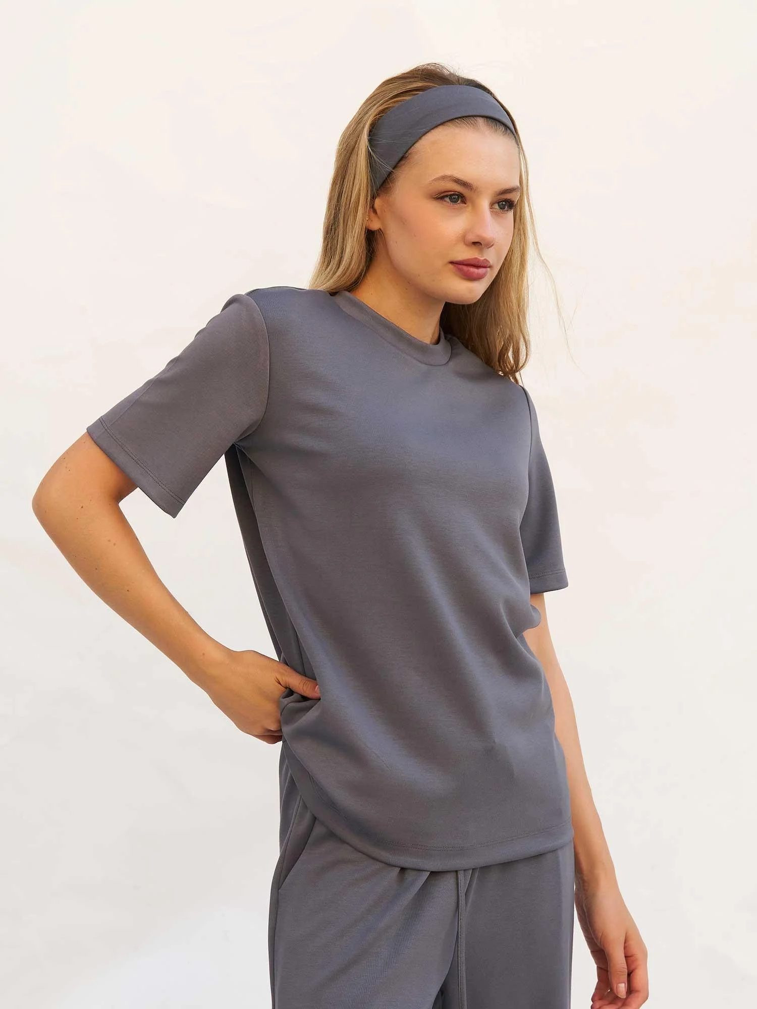 Oversized Crew Neck T-Shirt and Lounge Trousers Set in Anthracite - Lefon - by Peralane - photo 5