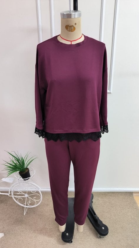 Women's Long-Sleeved Crew Neck Lace Trim Viscose Two-Thread Top and Trousers Lounge Set - Janes - by Peralane - photo 5