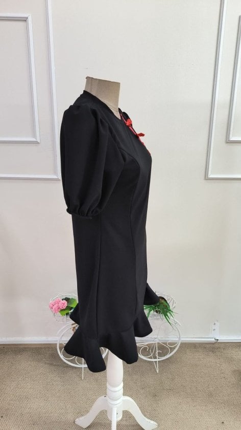 Women's Black Crepe Dress with Mandarin Collar and Red Floral Detail - Janes - by Peralane - photo 6