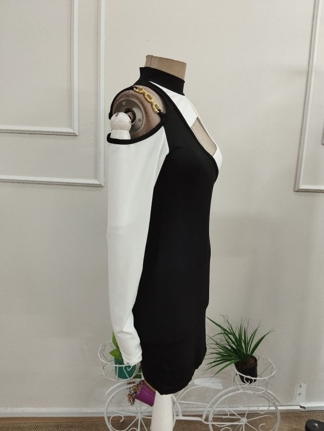 Women's Long Sleeve Mock Neck Cut-Out Mini Dress with Chain Accent - Janes - by Peralane - photo 5