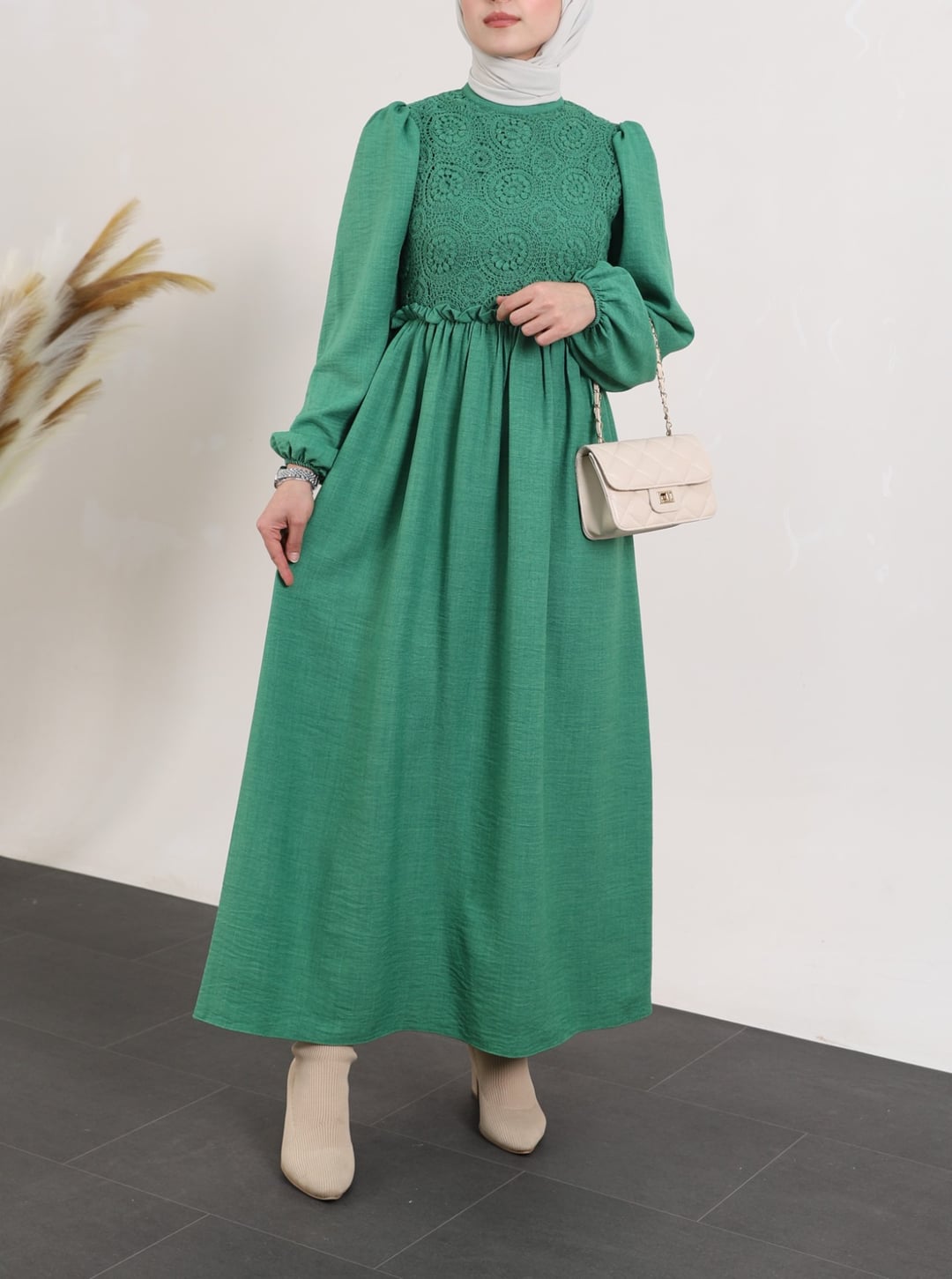 Lace Yoke Guipure Dress in Emerald Green - Women's - Podyumplus - by Peralane - photo 3