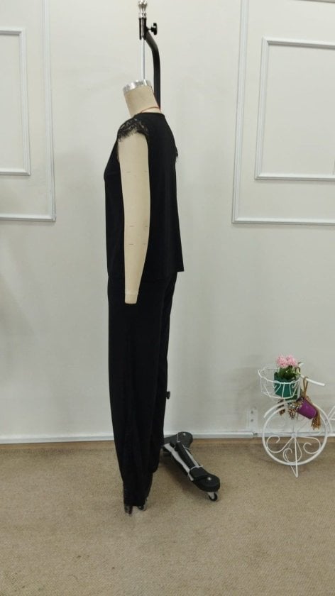 Women's Sleeveless V-Neck Lace Trim Top and Wide-Leg Trousers Two-Piece Set - Janes - by Peralane - photo 7