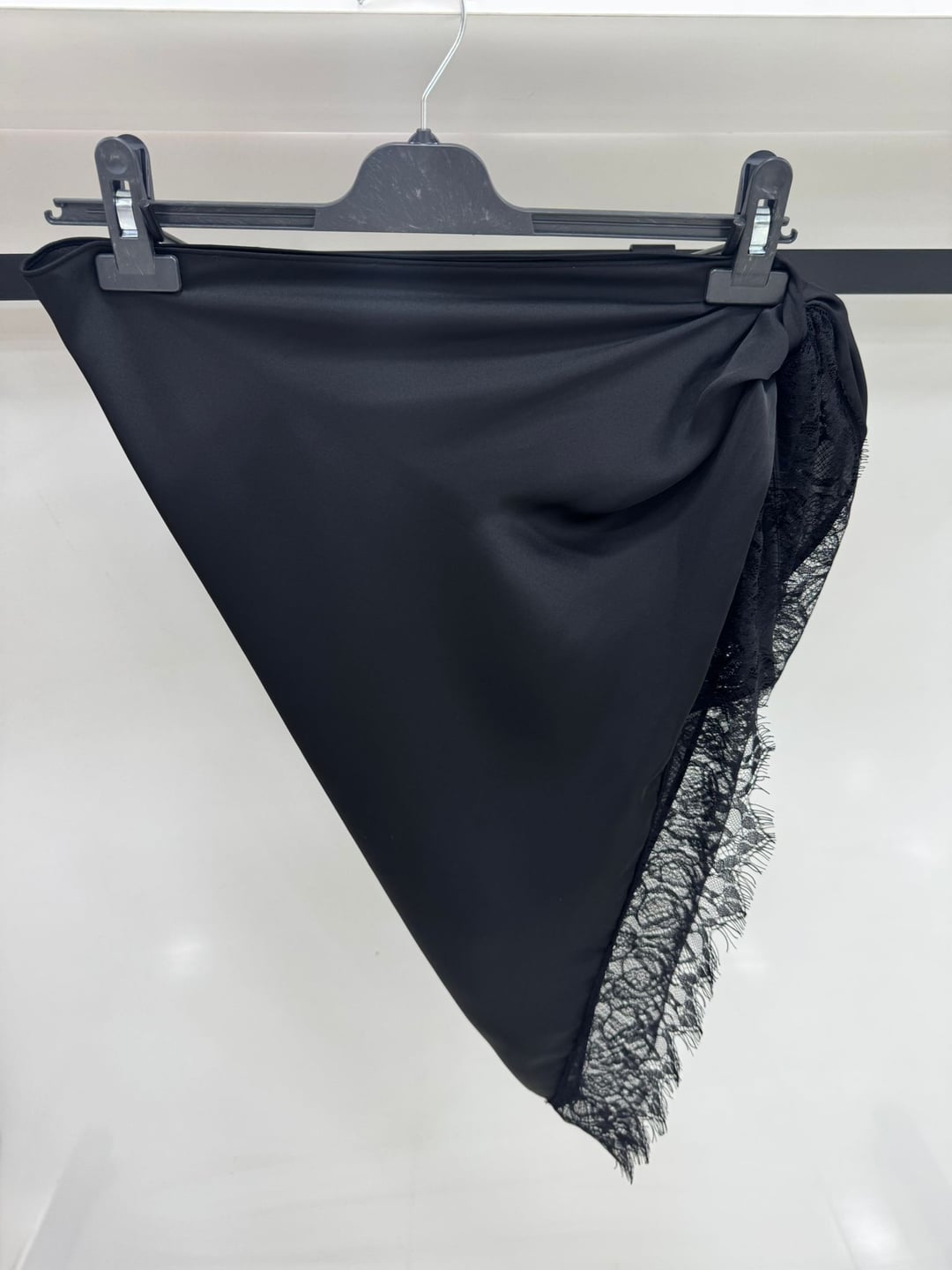 Black Lace Trim Triangle Bandana Skirt Wrap - Nesvay - by Peralane - photo 4