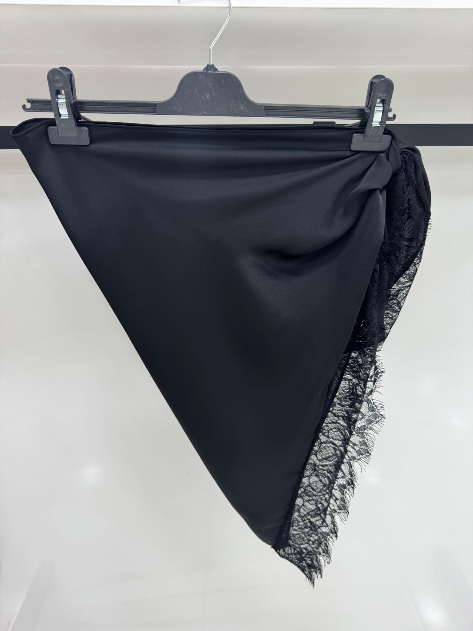 Black Lace Trim Triangle Bandana Skirt Wrap - Nesvay - by Peralane - photo 4