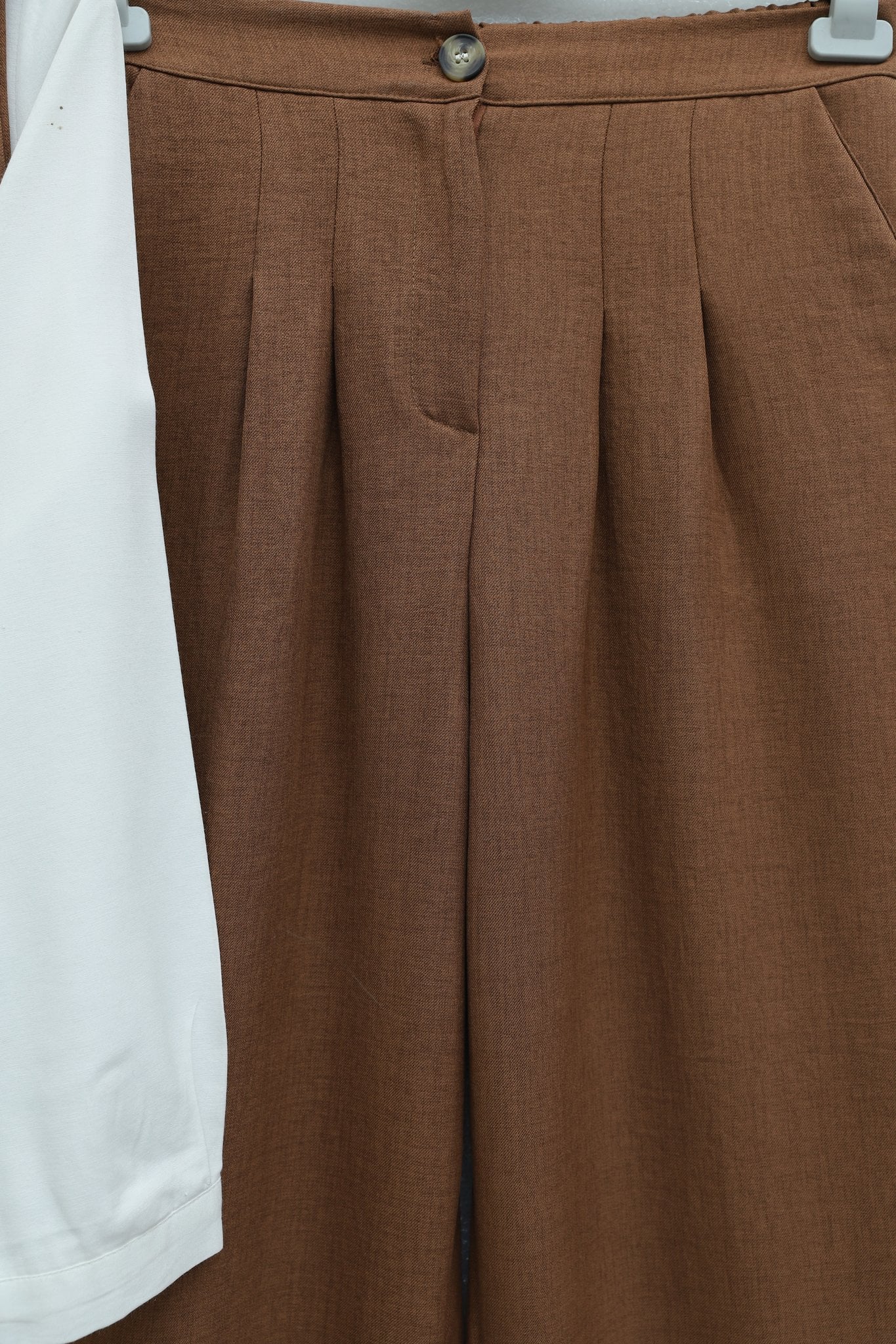 Tie-Front Vest and Wide-Leg Trouser Co-ord Set in Tan - Podyumplus - by Peralane - photo 7