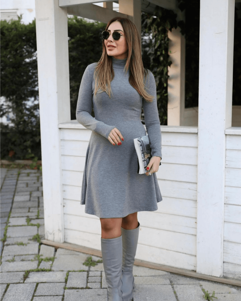 Women's Long-Sleeved Turtleneck Loose Knit Dress in Grey - Janes - by Peralane - photo 3