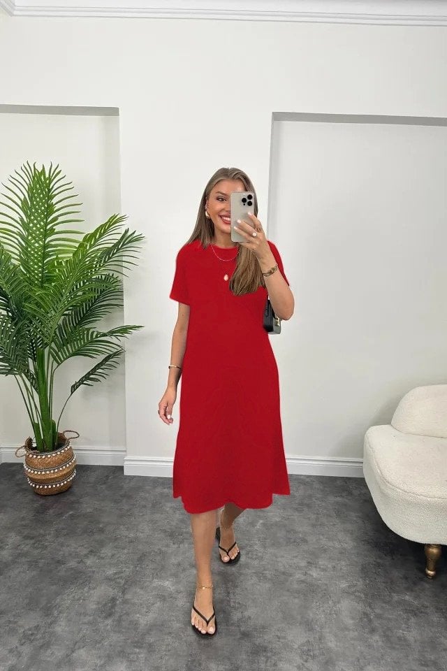 Women's Short-Sleeved Midi Dress with Slit Detail in Red - Janes - by Peralane