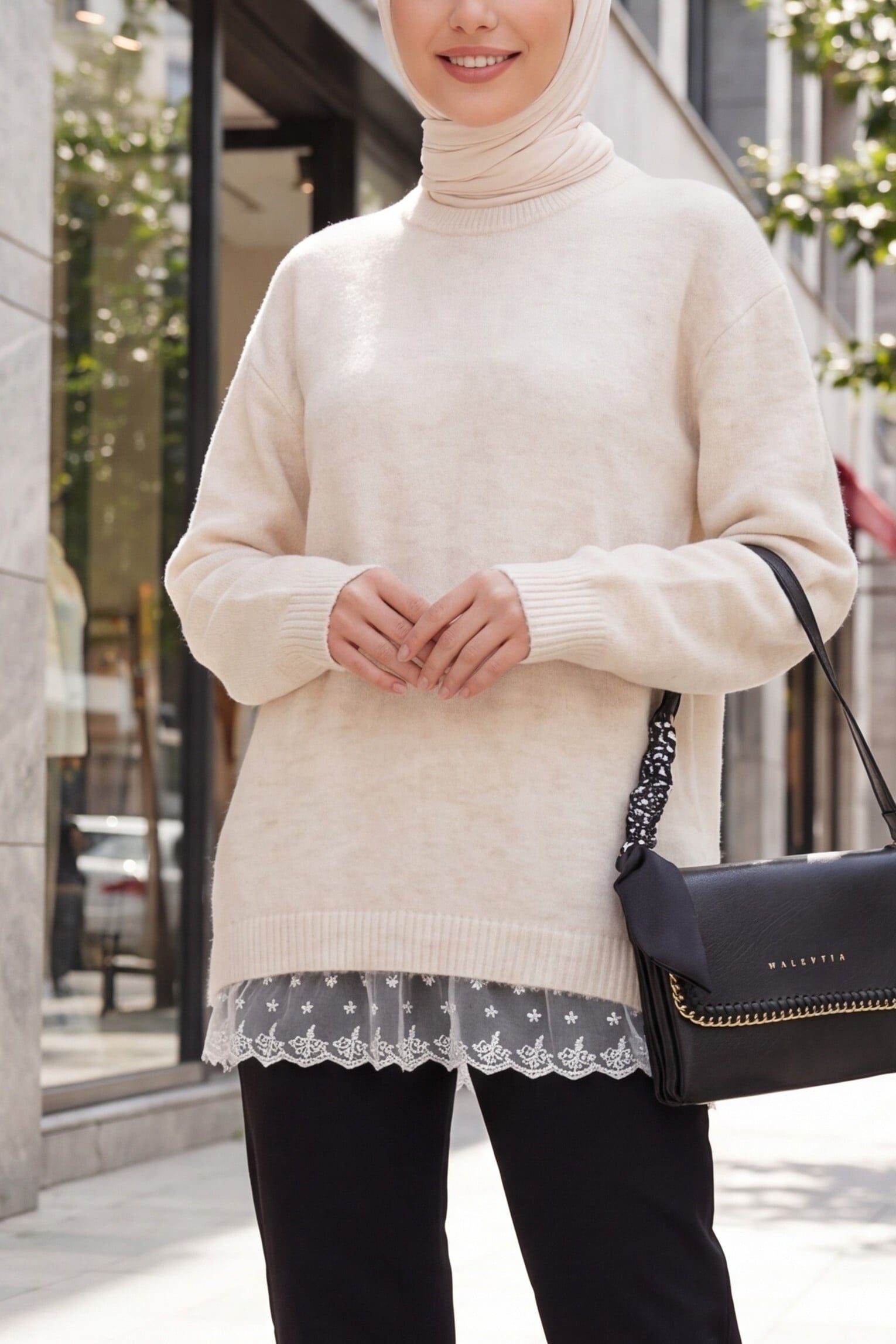 Women's Tulle Detail Oversize Knit Sweater 15968 - Cream - Bigdart - by Peralane