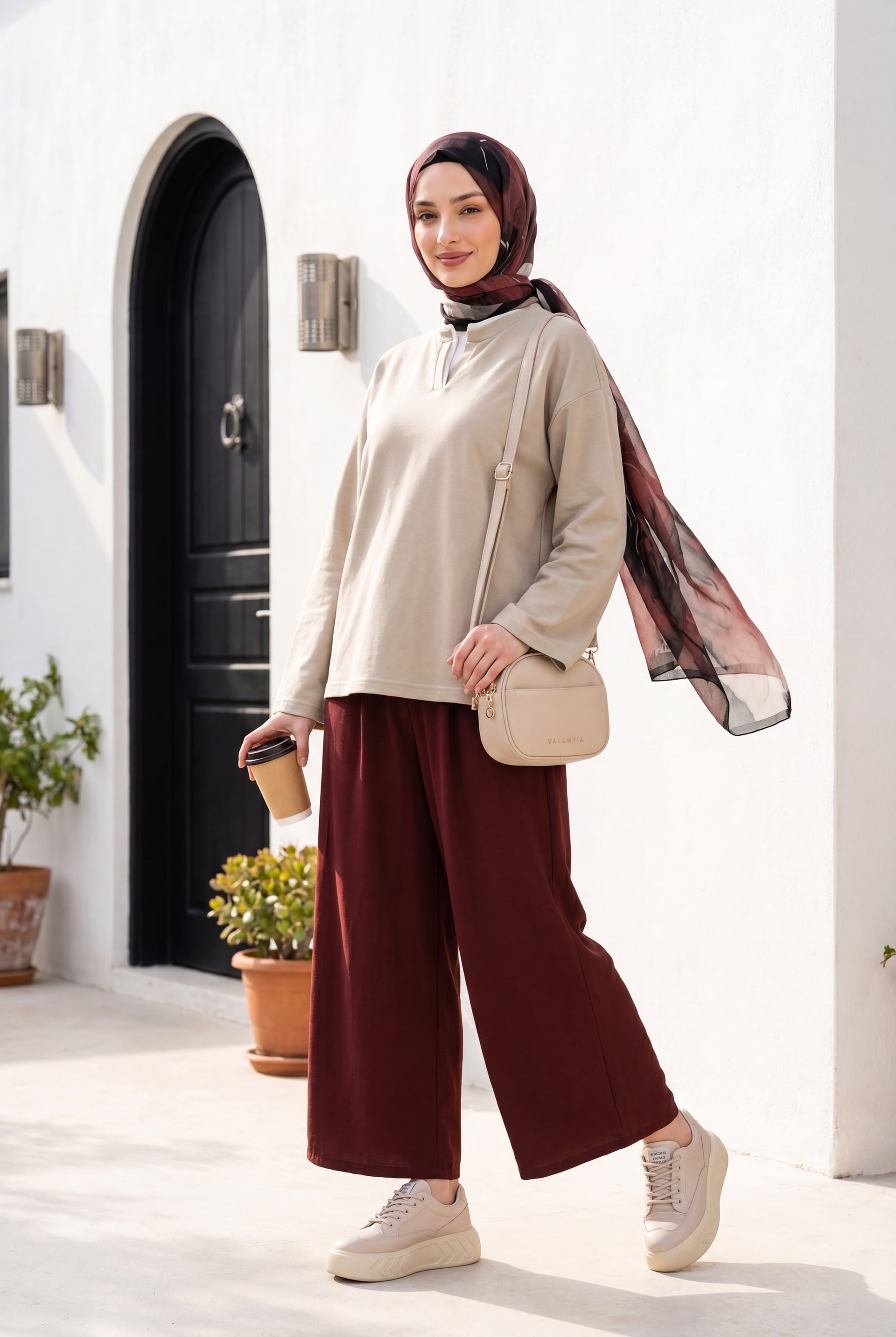 High-Waisted Wide-Leg Culotte Trousers with Elastic Waist and Pockets - Maroon - Podyumplus - by Peralane - photo 2