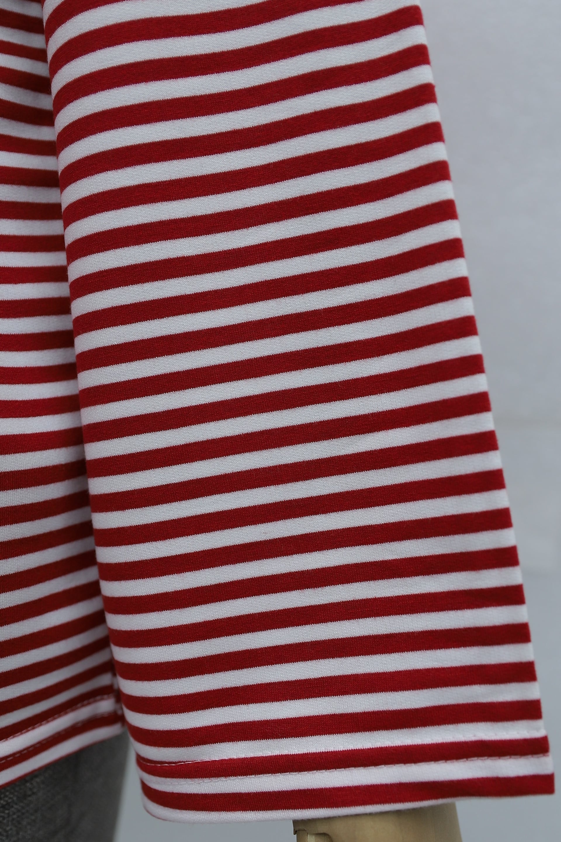 Red and White Striped Long-Sleeved Sweatshirt with Scarf Detail - Podyumplus - by Peralane - photo 7