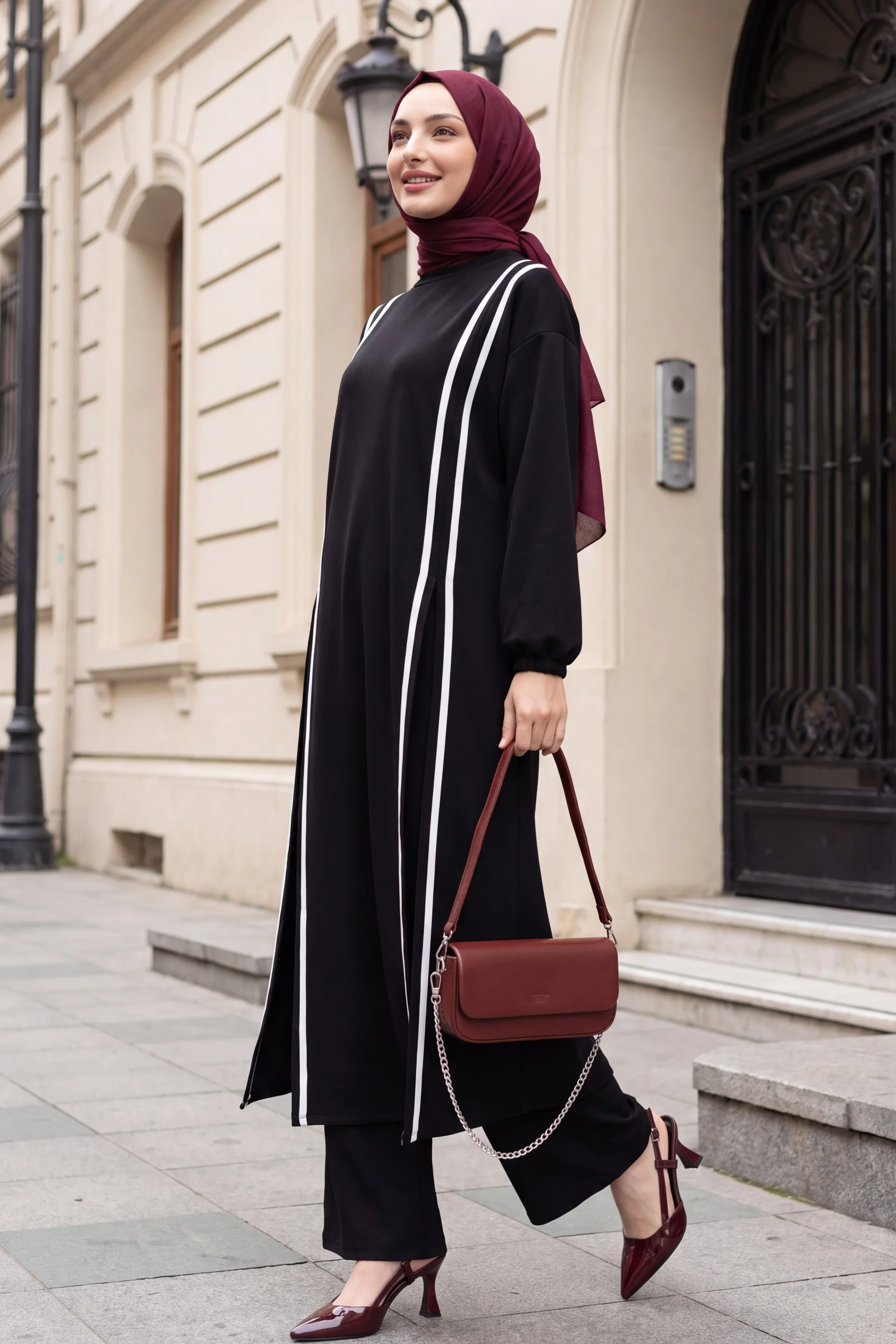 Striped Front-Slit Tunic and Pants Set - Black - Podyumplus - by Peralane - photo 4
