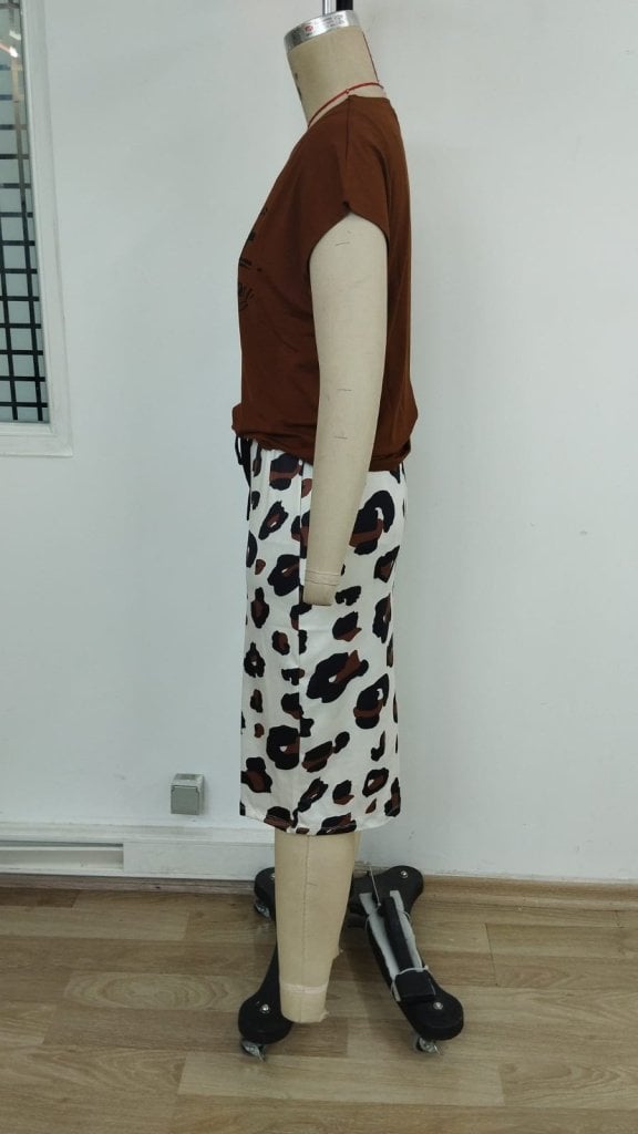 Women's Brown T-Shirt and Leopard Print Skirt Two-Piece Lounge Set - Janes - by Peralane - photo 7