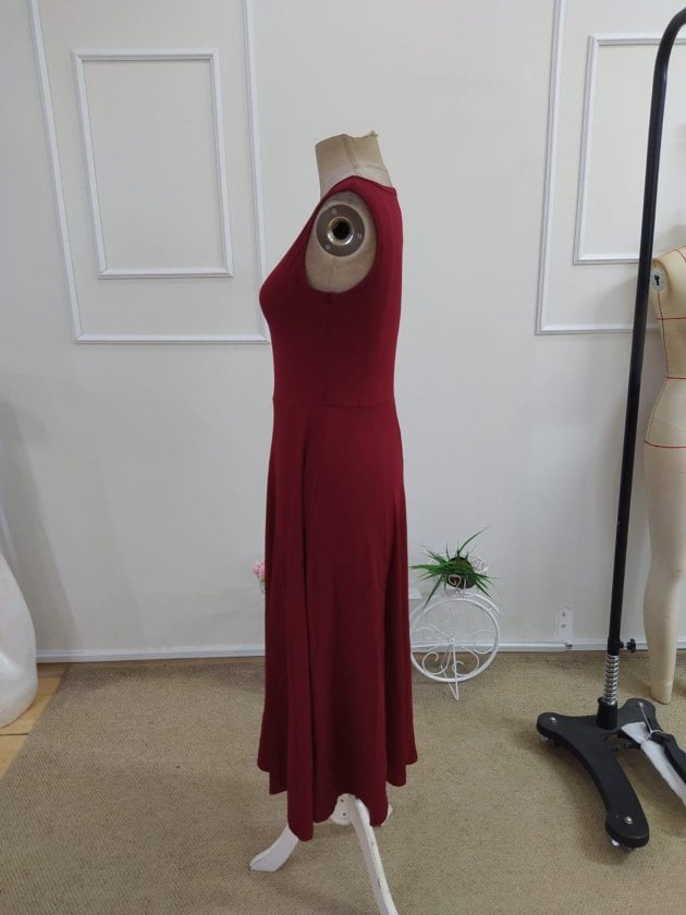 Burgundy Sleeveless Boat Neck Midi Viscose Dress - Janes - by Peralane - photo 5