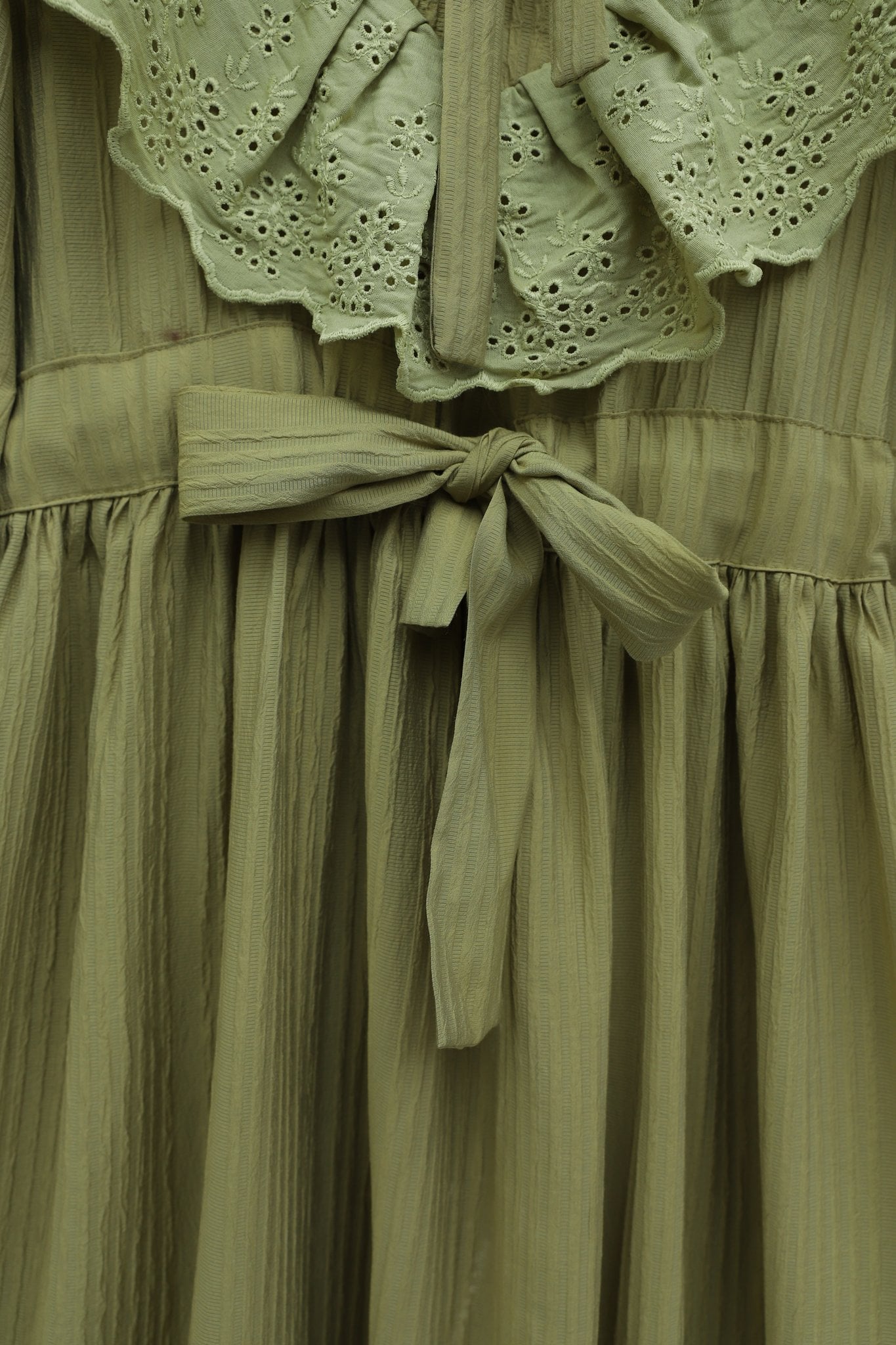Tie-Neck Flounced Lined Crinkle Dress - Olive Green - Podyumplus - by Peralane - photo 7