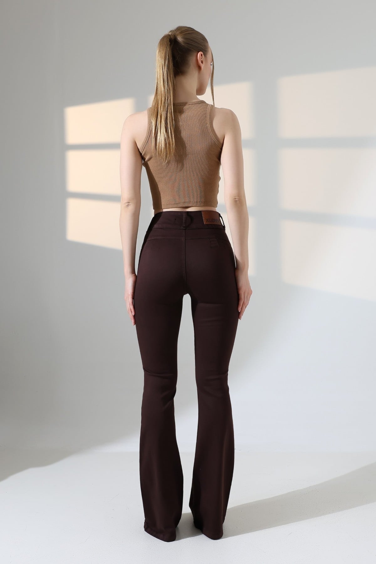 High-Waisted Flared Denim Trousers with Wide Belt, Brown, Pack of 6 - Xlove - by Peralane - photo 6