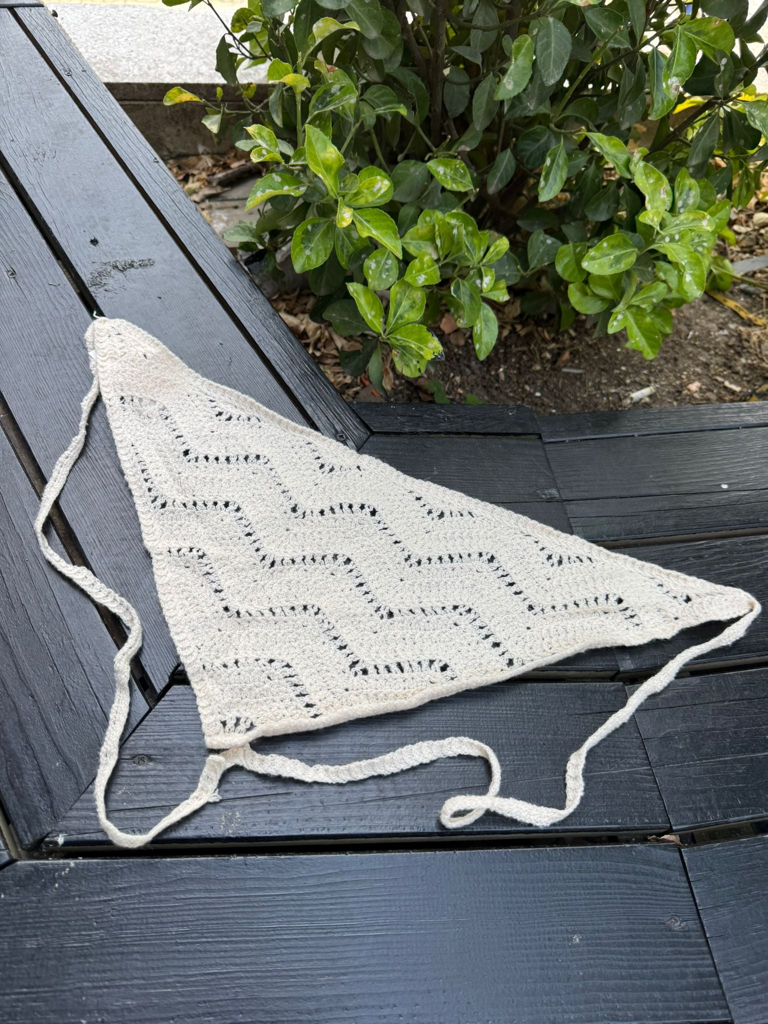 Beige Zigzag Handmade Triangle Scarf - Nesvay - by Peralane - photo 3