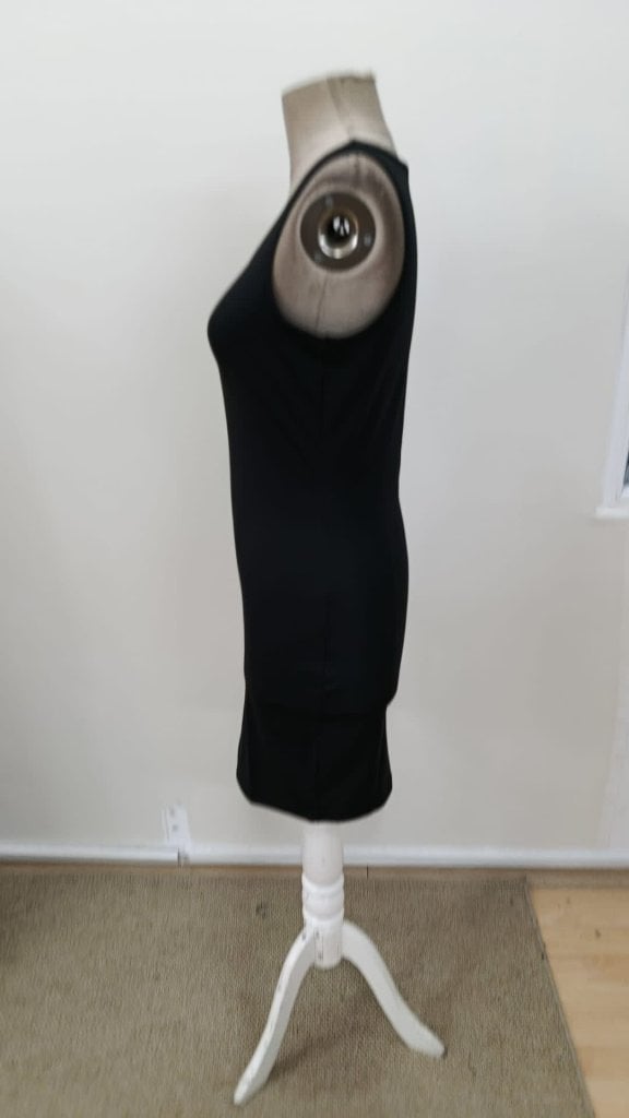 Women's Black Sleeveless Scoop-Neck Ribbed Knit Dress - Janes - by Peralane - photo 6