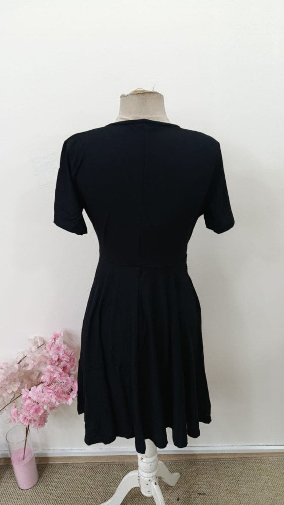Women's Short Sleeve V-Neck Wrap Dress with Gold Ring Buckle, Black, Viscose, Midi Length - Janes - by Peralane - photo 7
