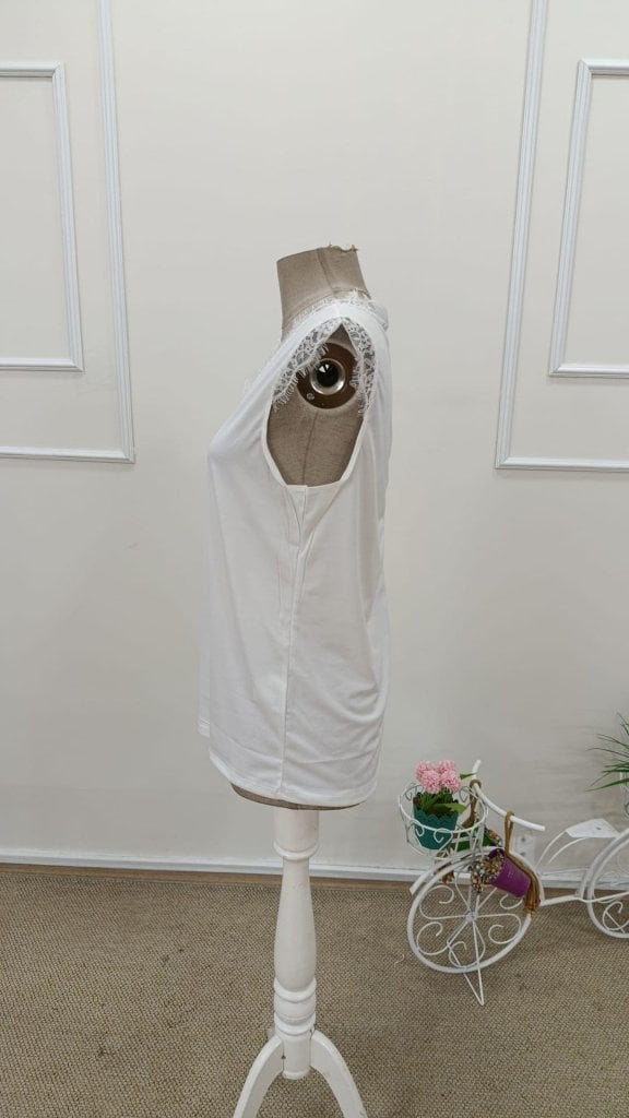 Women's Sleeveless V-Neck Lace Trim Blouse - White - Janes - by Peralane - photo 5