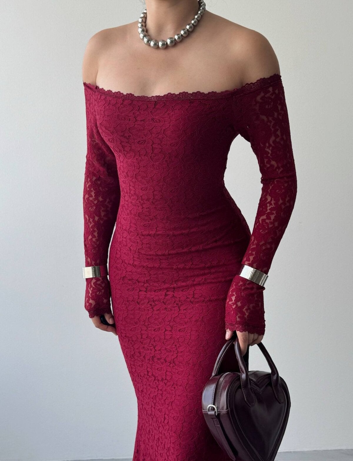 Verun Off-Shoulder Lace Dress in Burgundy - Etika - by Peralane - photo 3