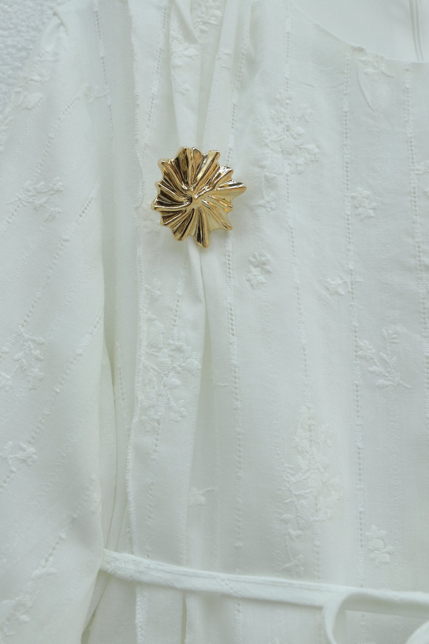 White Double-Layer Wrap Linen Look Dress with Brooch - Podyumplus - by Peralane - photo 6