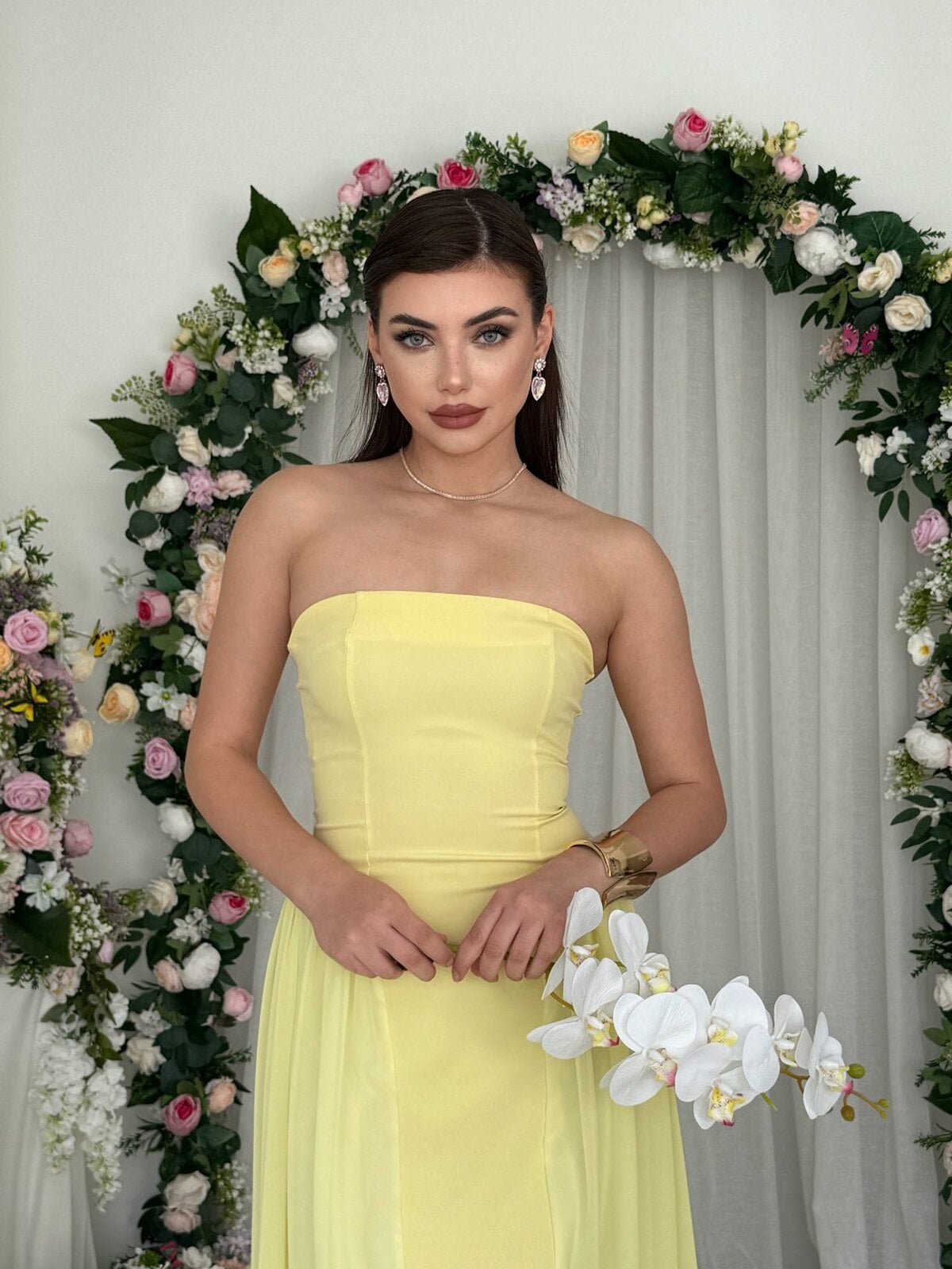 Reny Strapless Evening Gown in Pale Yellow - Etika - by Peralane - photo 7