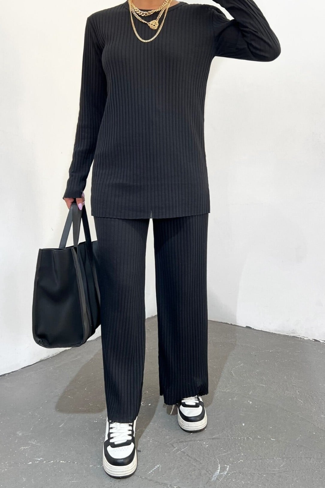 Black Ribbed Two-Piece Lounge Set with Tunic and Wide-Leg Trousers - Podyumplus - by Peralane - photo 2