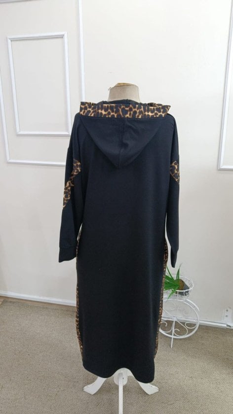 Women's Long-Sleeved Hooded Leopard Detail Midi Dress with Pockets - Janes - by Peralane - photo 5