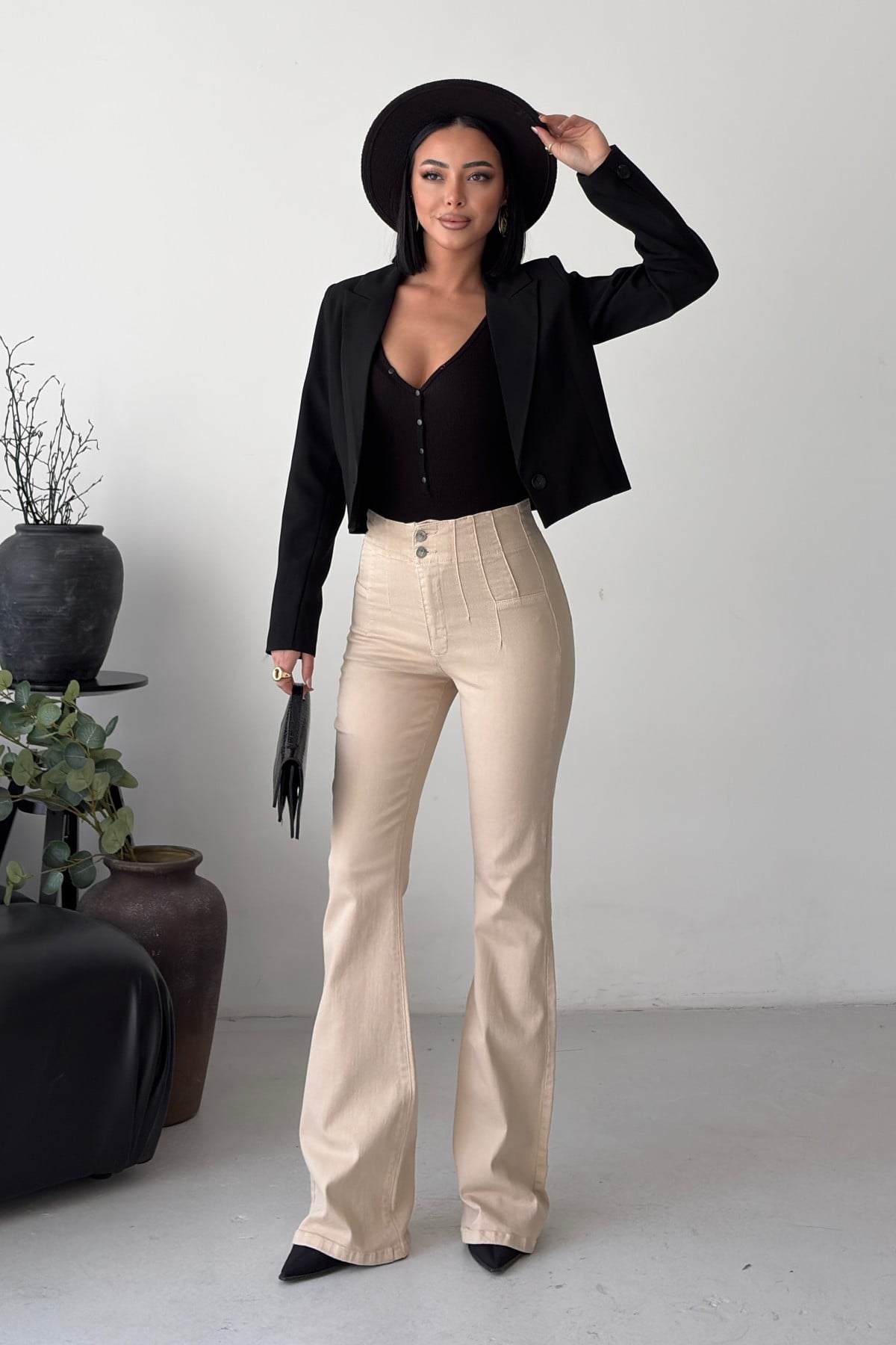 Pleated Flared Denim Trousers in Light Beige - Madrid Fit - Xlove - by Peralane - photo 3