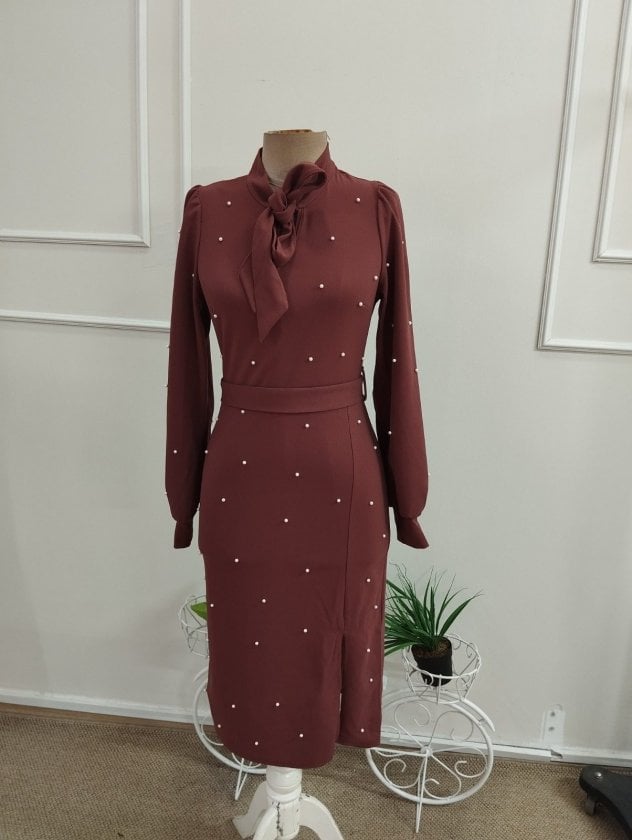 Burgundy Midi Dress with Pearls and Pussy Bow Neckline - Janes - by Peralane - photo 4