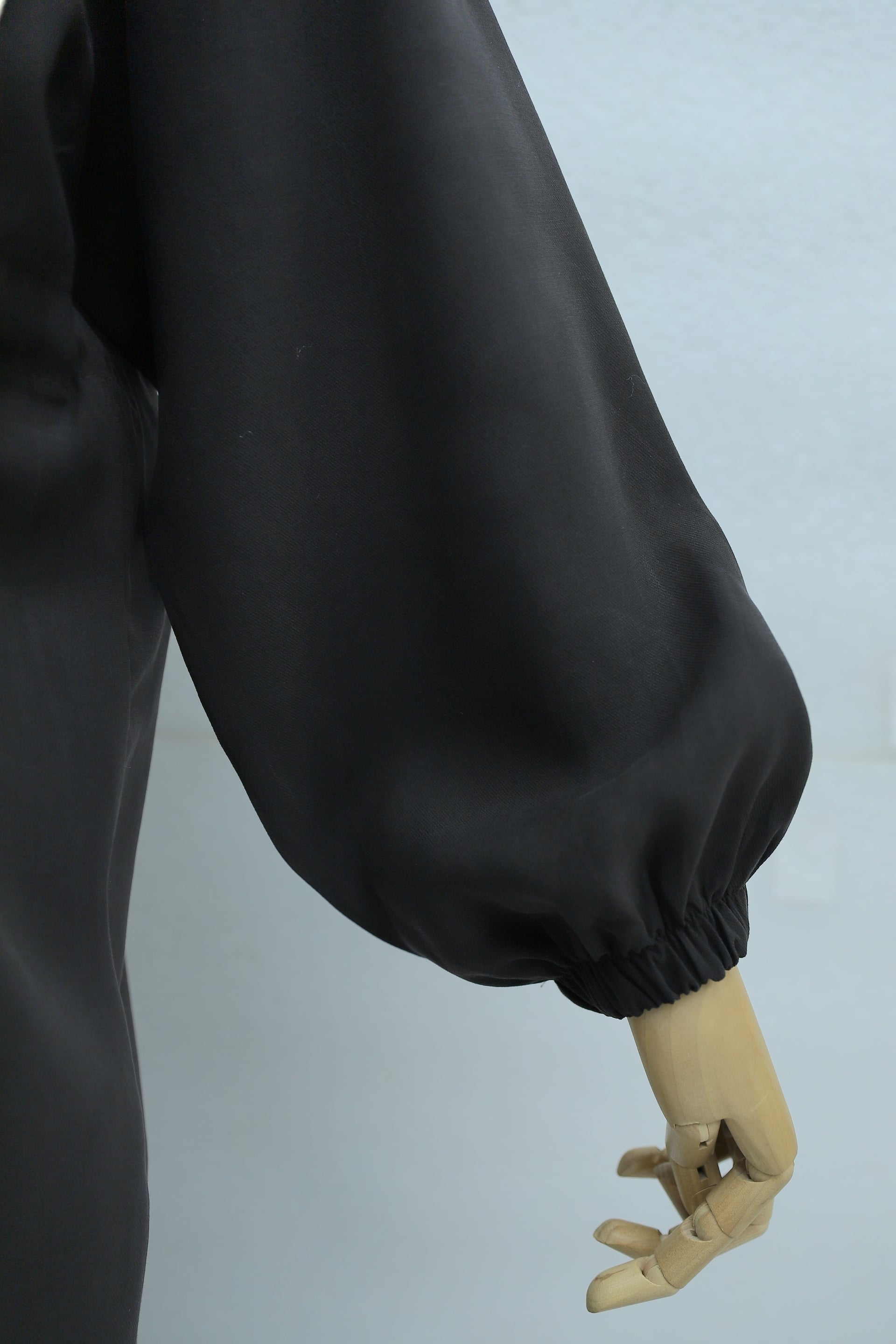 Stand Collar Two-Pocket Trousers Set in Black with Cream Panels - Podyumplus - by Peralane - photo 6