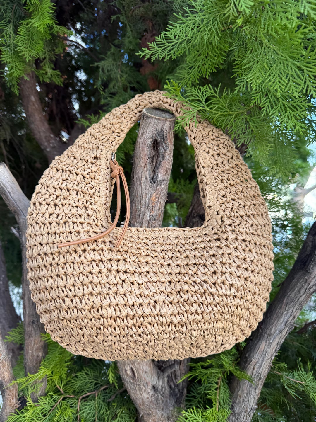 Natural Woven Straw Bag with Tan Leather Tie - Nesvay - by Peralane - photo 2