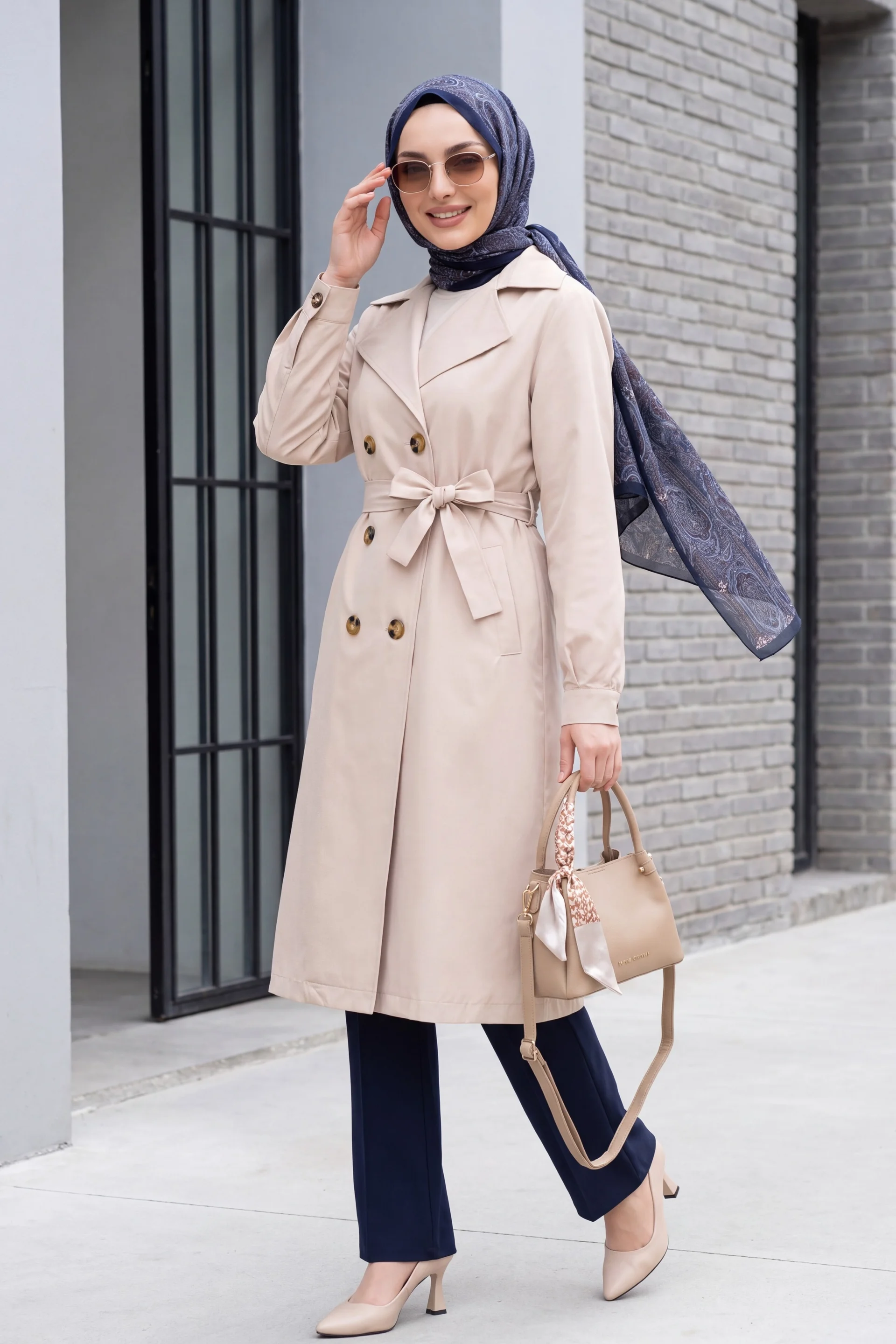 Double-Breasted Belted Trench Coat in Beige - Bigdart - by Peralane - photo 2