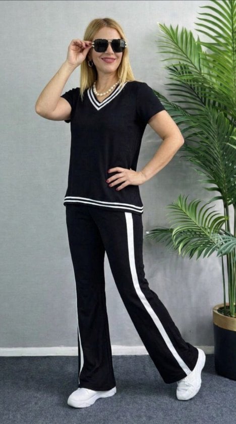 Women's Short-Sleeve V-Neck Viscose Two-Thread Blouse and Pants Tracksuit Set in Black with White Stripes - Janes - by Peralane - photo 2