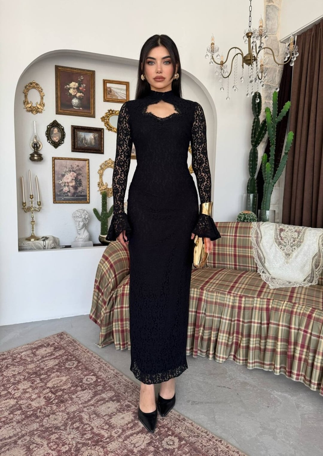 Black Lace Long-Sleeved Dress with Keyhole Neckline - Etika - by Peralane - photo 8