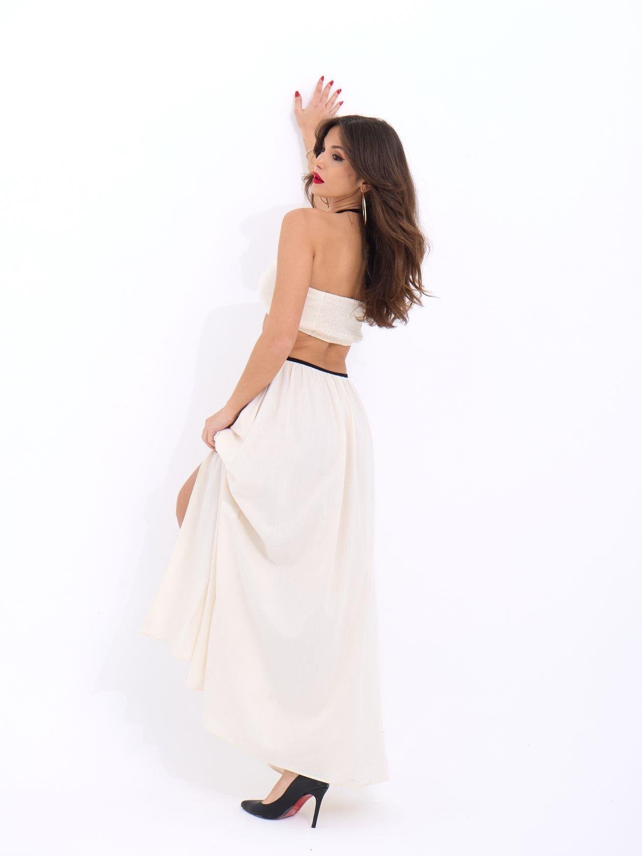Sleeveless Maxi Dress with Halter Neck and Side Slit - Beige - Fame - by Peralane - photo 5
