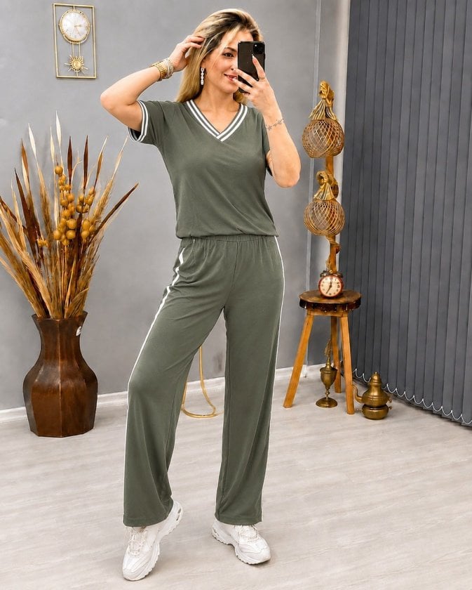 Women's V-Neck Short Sleeve Jersey Top and Trousers Loungewear Set - Janes - by Peralane - photo 2