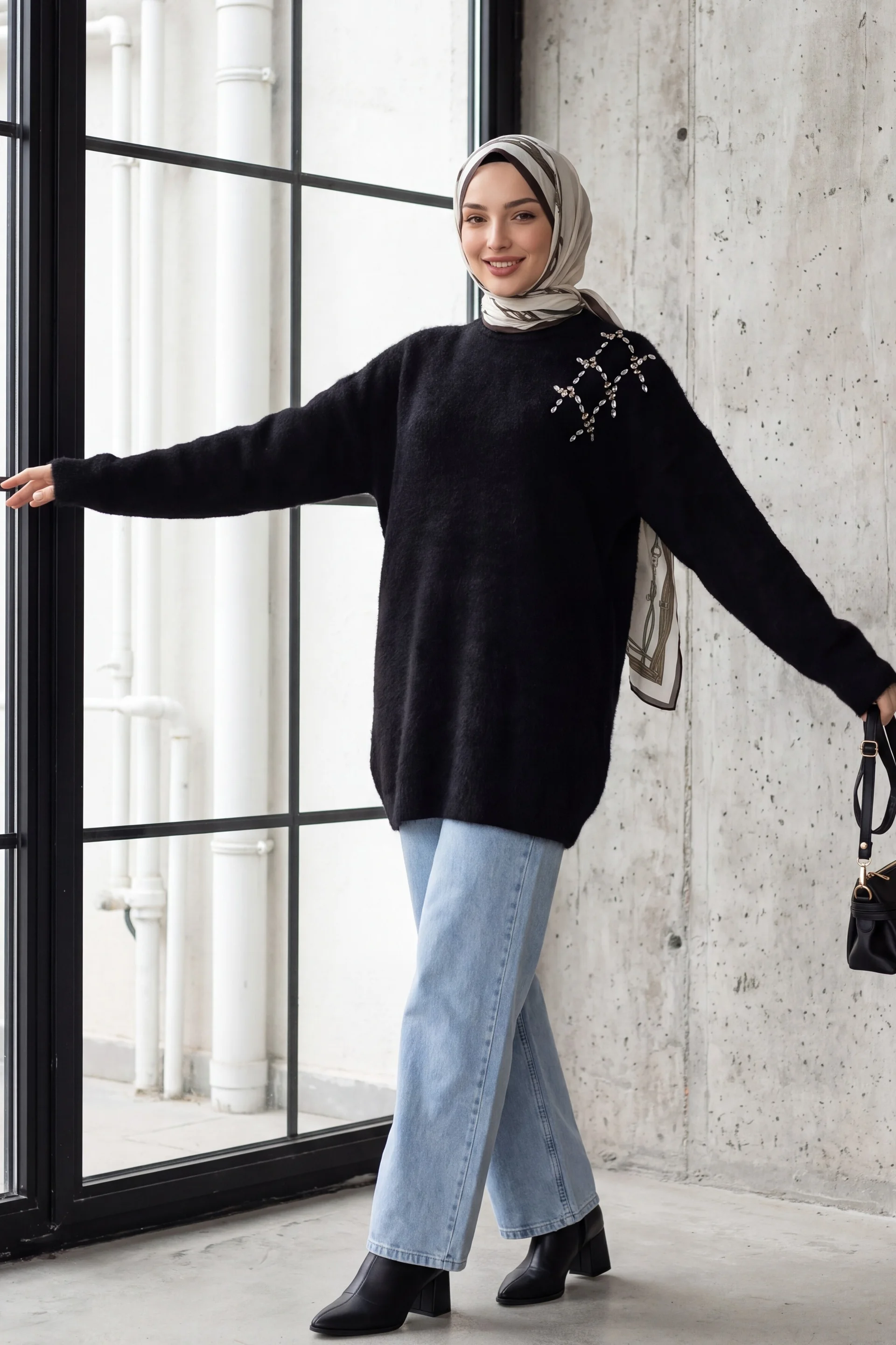 Black Rhinestone-Embellished Knit Tunic with Shoulder Details - Podyumplus - by Peralane - photo 3