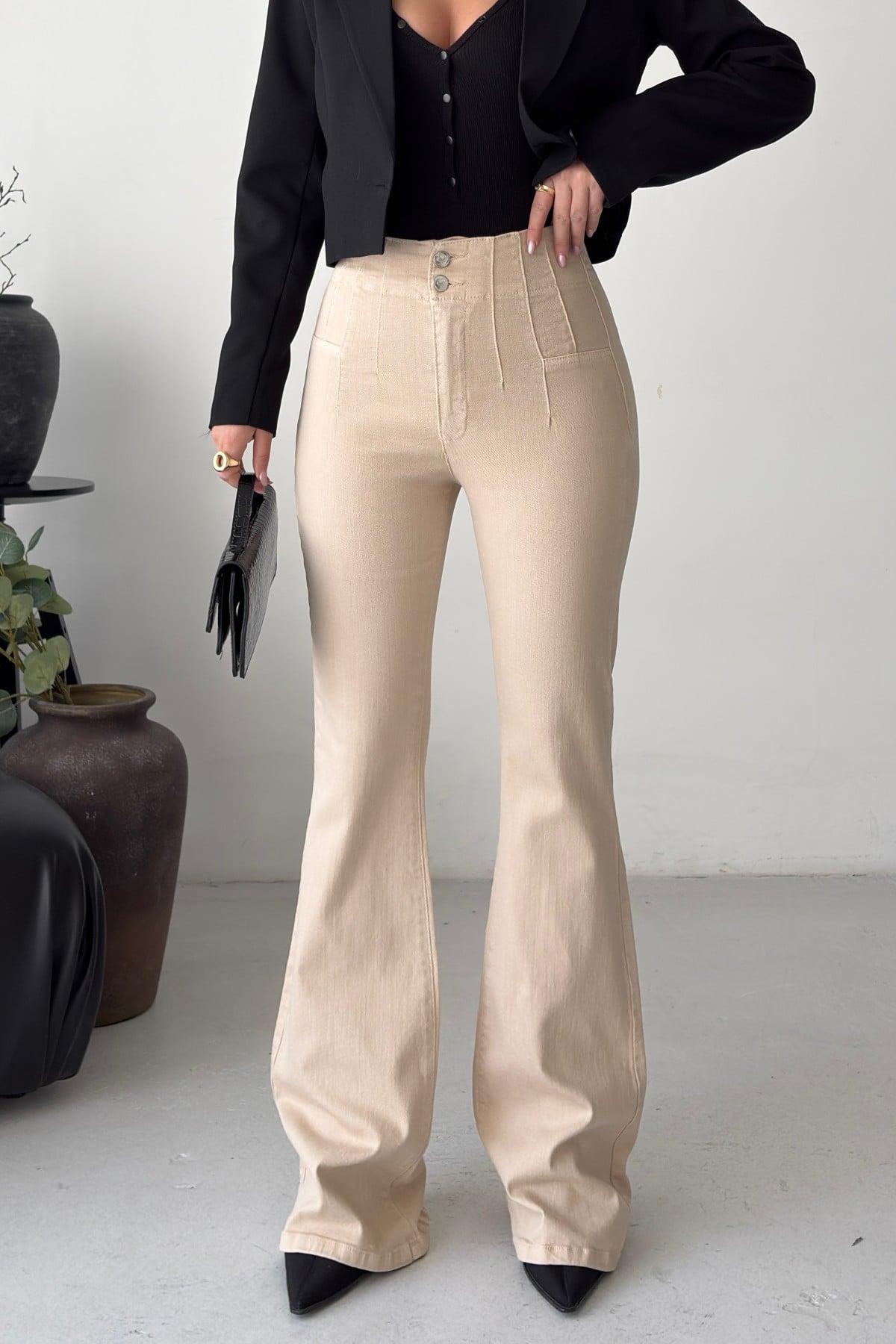 Pleated Flared Denim Trousers in Light Beige - Madrid Fit - Xlove - by Peralane - photo 4