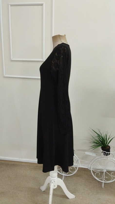 Women's Long Sleeve V-Neck Lace Trim Short Sequin Crepe Dress - Janes - by Peralane - photo 5