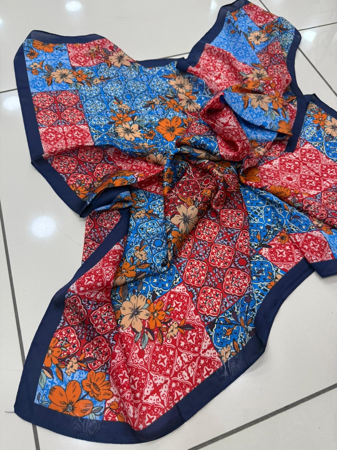 Floral Print Navy Blue Reversible Bandana Scarf 90x90 cm - Nesvay - by Peralane - photo 4