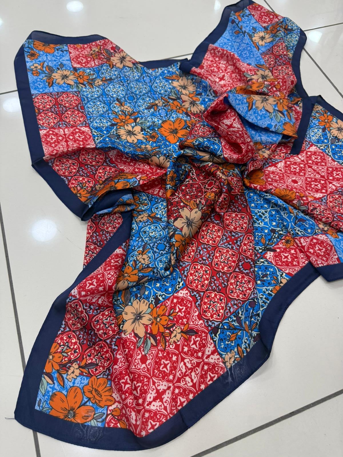 Floral Print Navy Blue Reversible Bandana Scarf 90x90 cm - Nesvay - by Peralane - photo 4