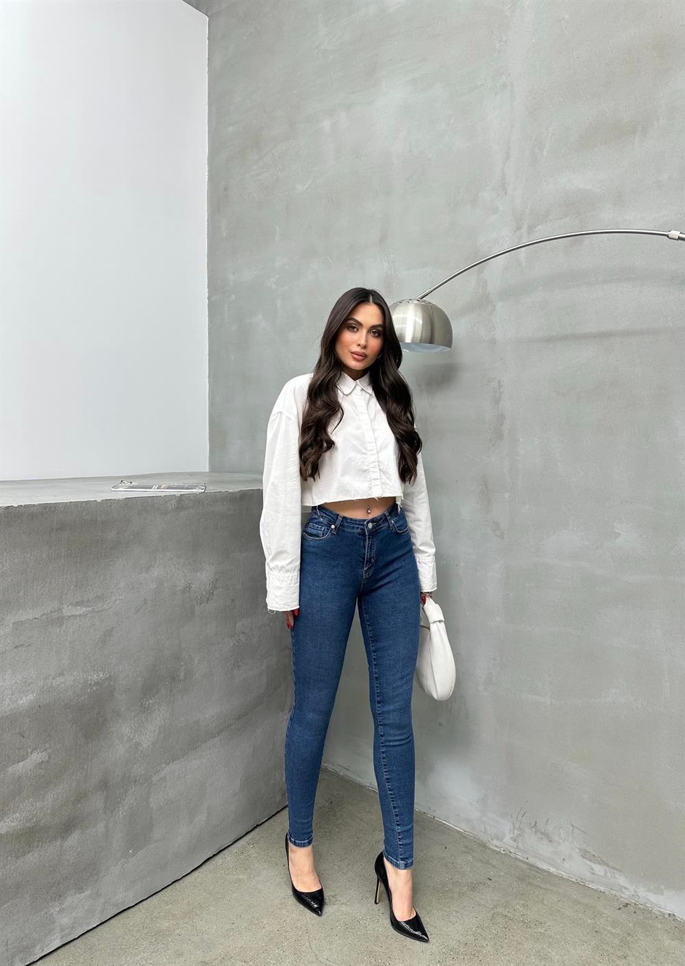 High Waist Slim Fit Blue Jean Trousers for Women - Lacarino Jeans - by Peralane