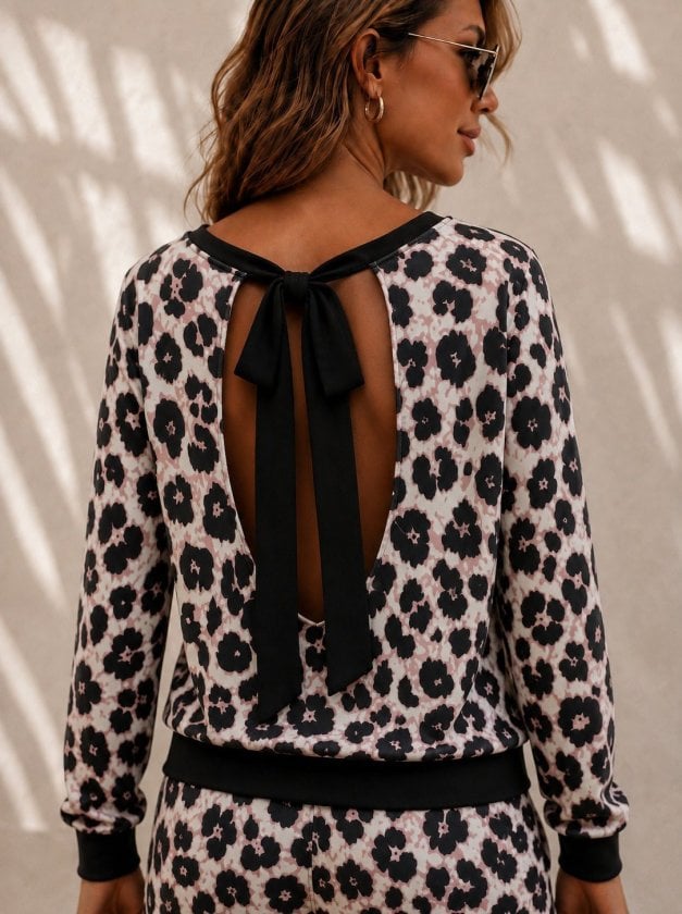 Women's Two-Piece Leopard Print Loungewear Set with Sweatshirt and Trousers - Janes - by Peralane - photo 3