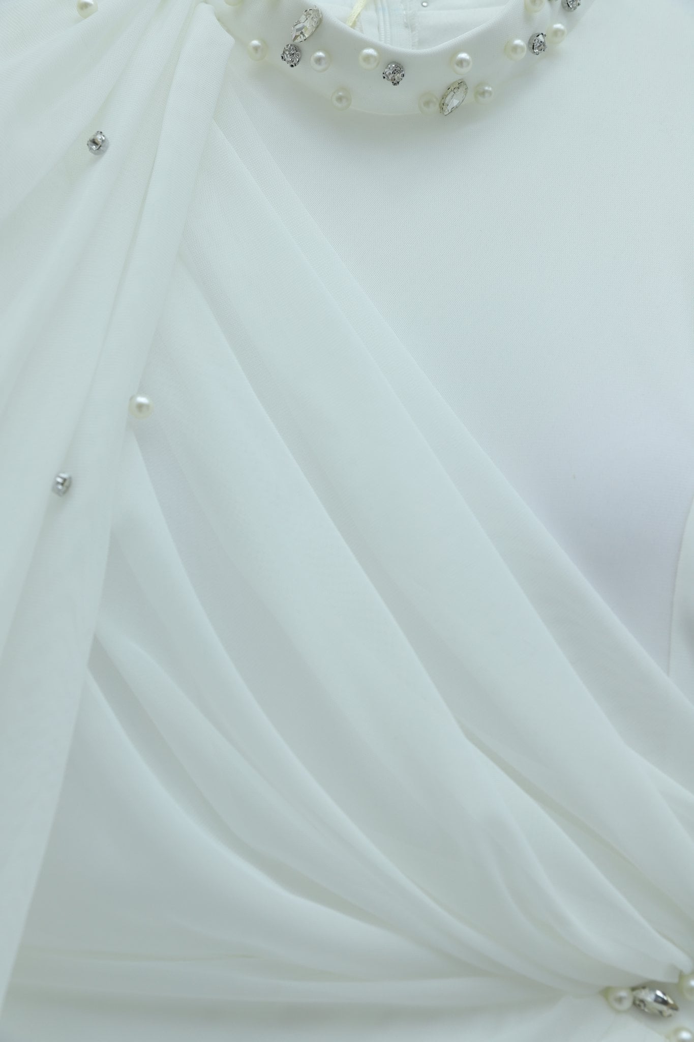 Pearl Detail Tulle Capelet High Neck Evening Dress - White - Podyumplus - by Peralane - photo 5