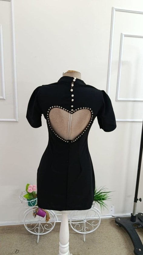Women's Short-Sleeve High-Neck Crepe Dress with Heart Back Cutout - Janes - by Peralane - photo 7