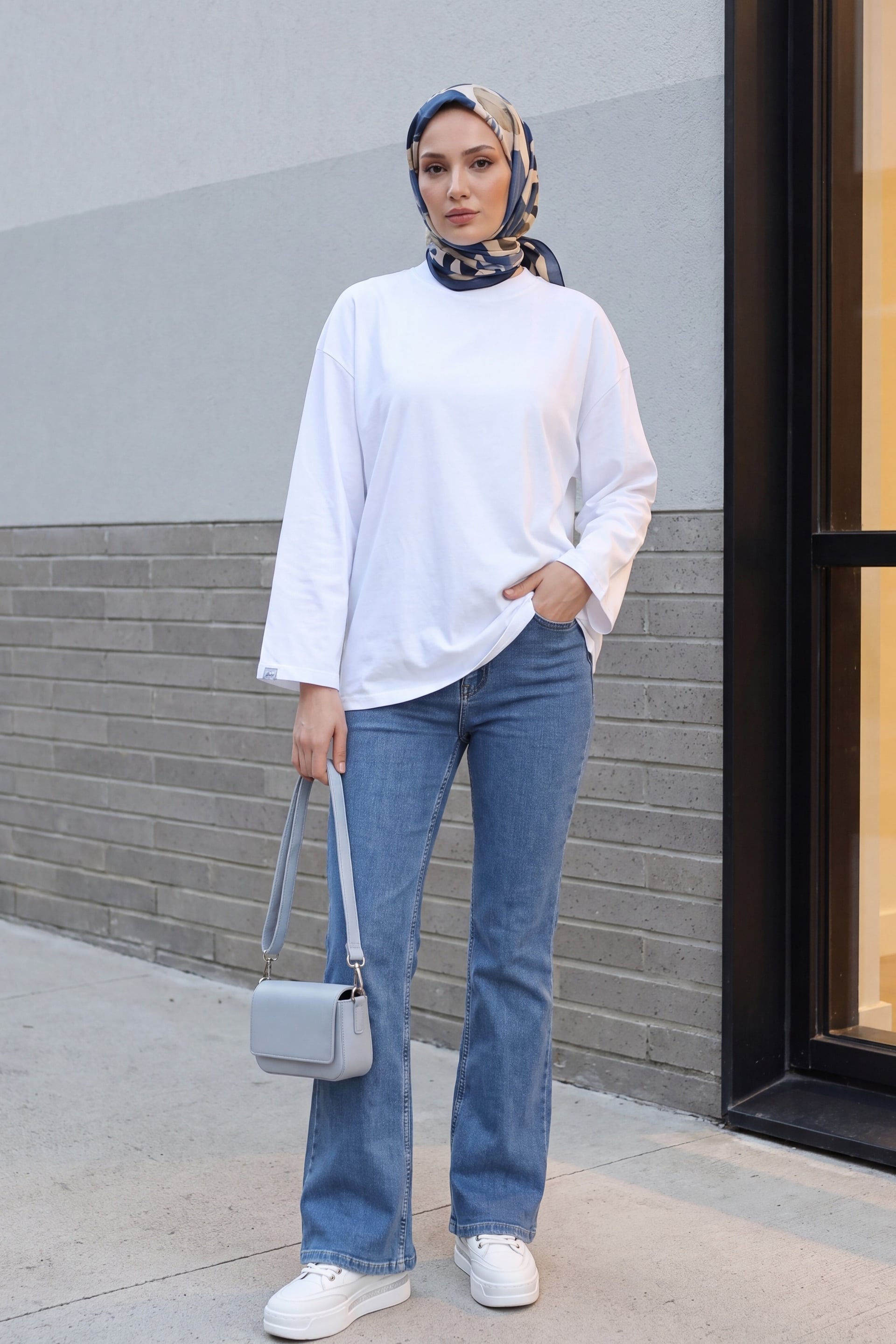 Pocketed Flared High-Waist Stretch Jeans - Light Blue - Podyumplus - by Peralane - photo 4
