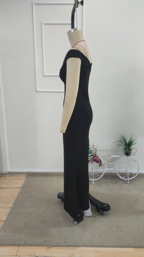 Women's Off-Shoulder Long V-Neck Knit Dress - Janes - by Peralane - photo 2